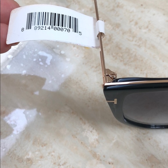 ☀️ 💯 % TOM FORD Authentic WOMENS SUNGLASSE… - Picture 3 of 6